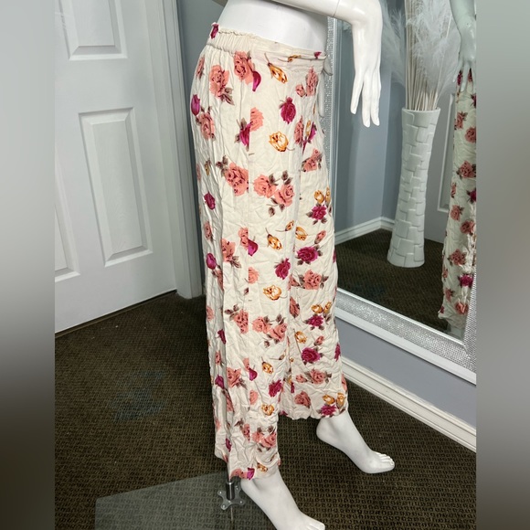 Bohemian Floral Straight Pants - Picture 4 of 8